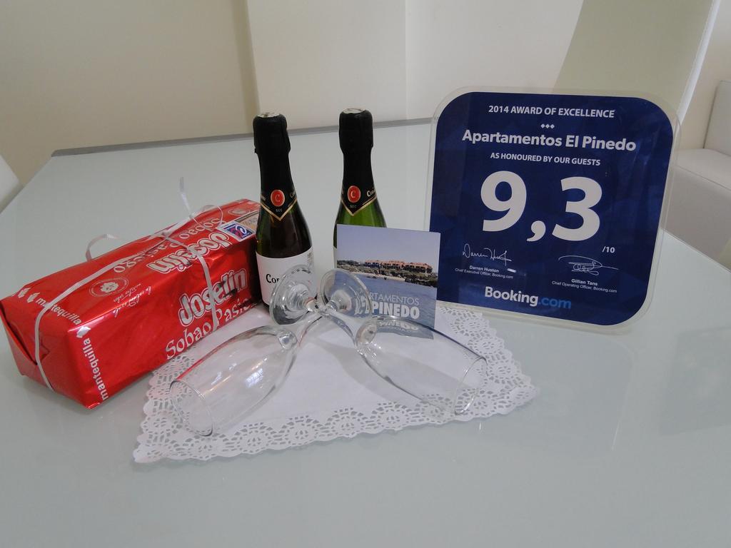 Apartamentos El Pinedo Noja Rum bild
