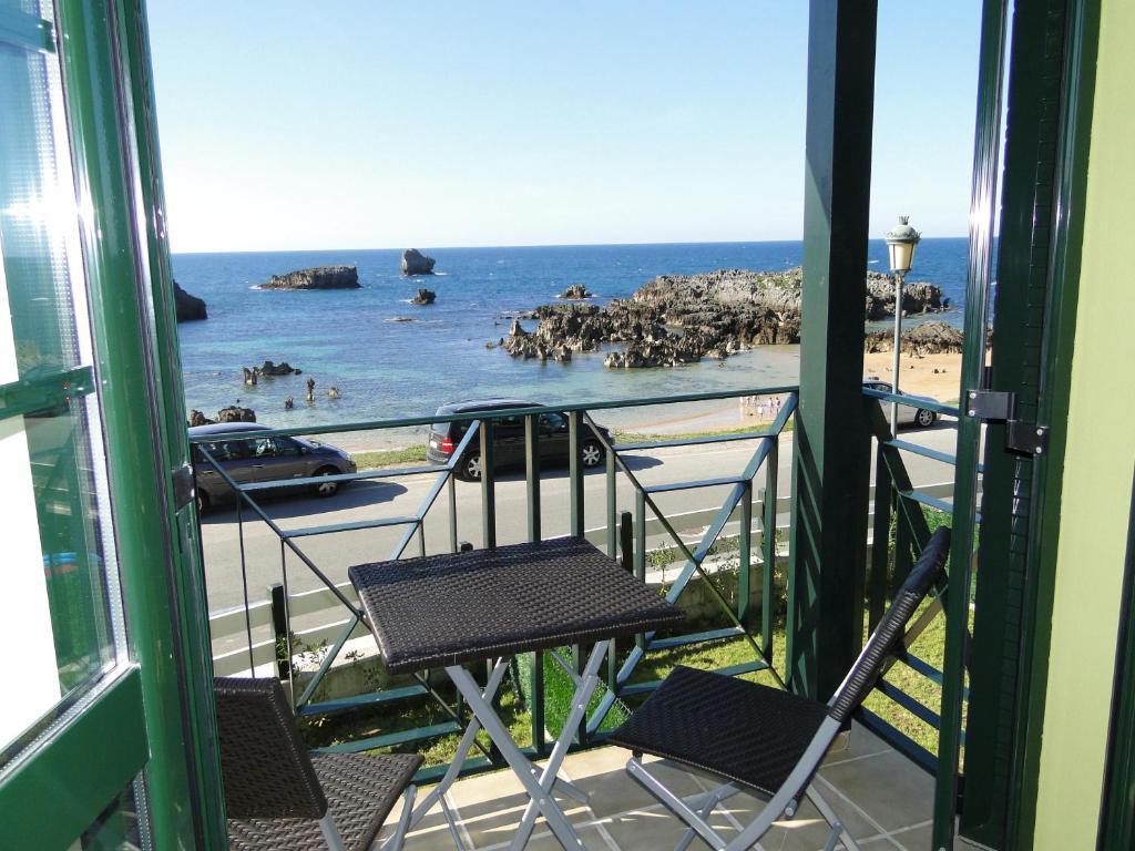 Apartamentos El Pinedo Noja Rum bild