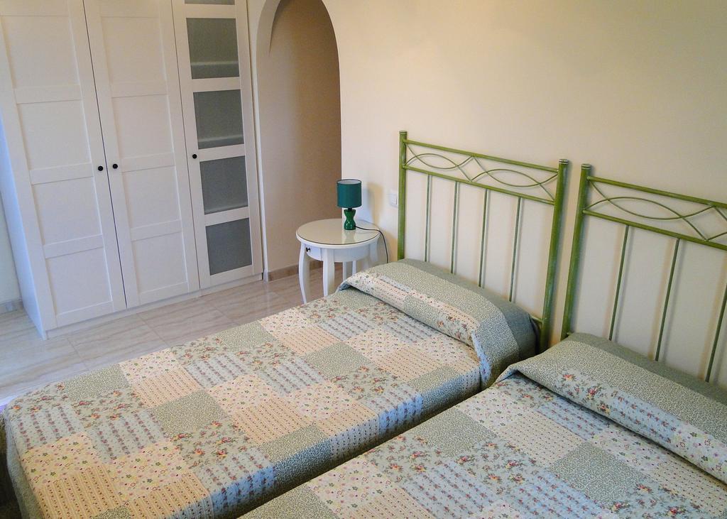 Apartamentos El Pinedo Noja Rum bild